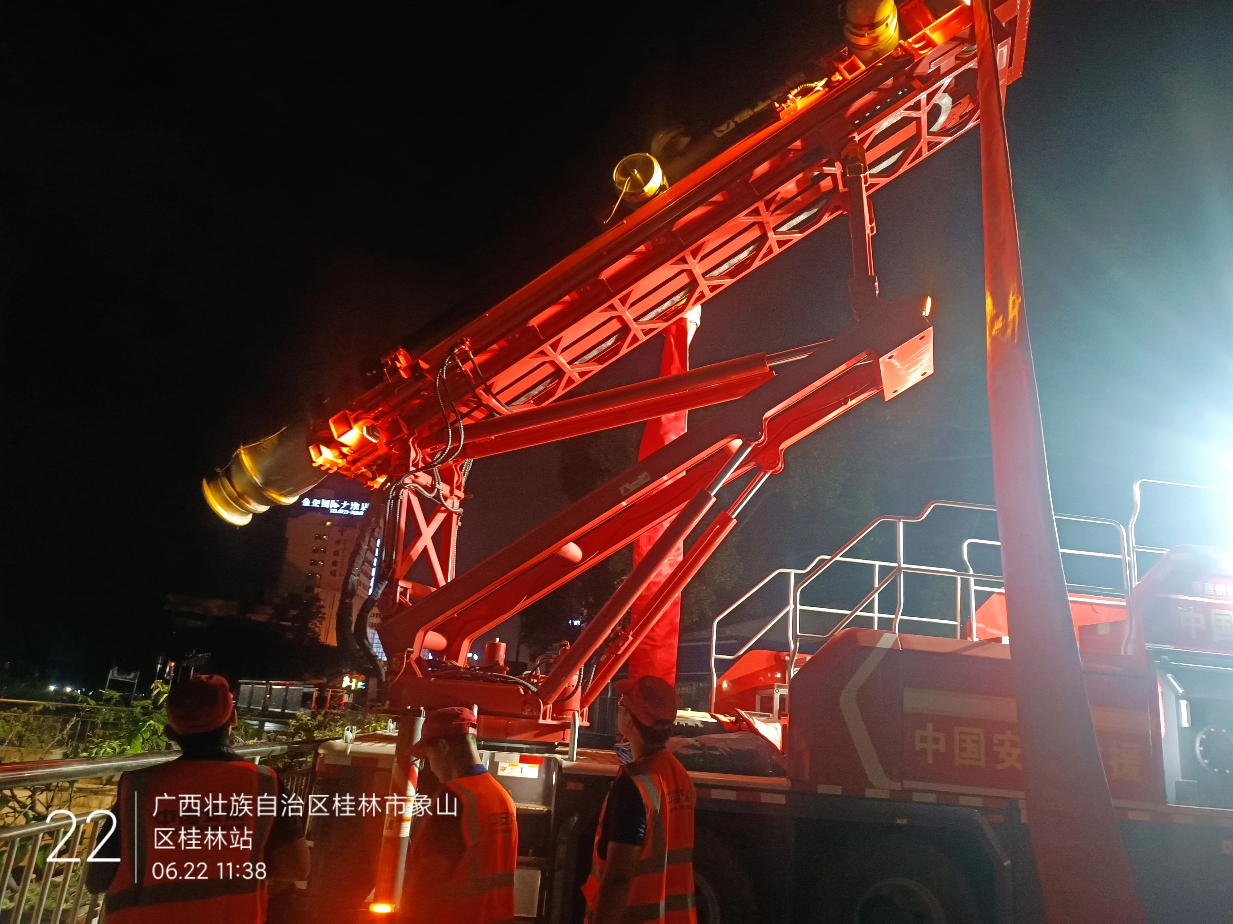 桂林洪水！徐工多臺(tái)排澇應(yīng)急裝備全力迎戰(zhàn)!