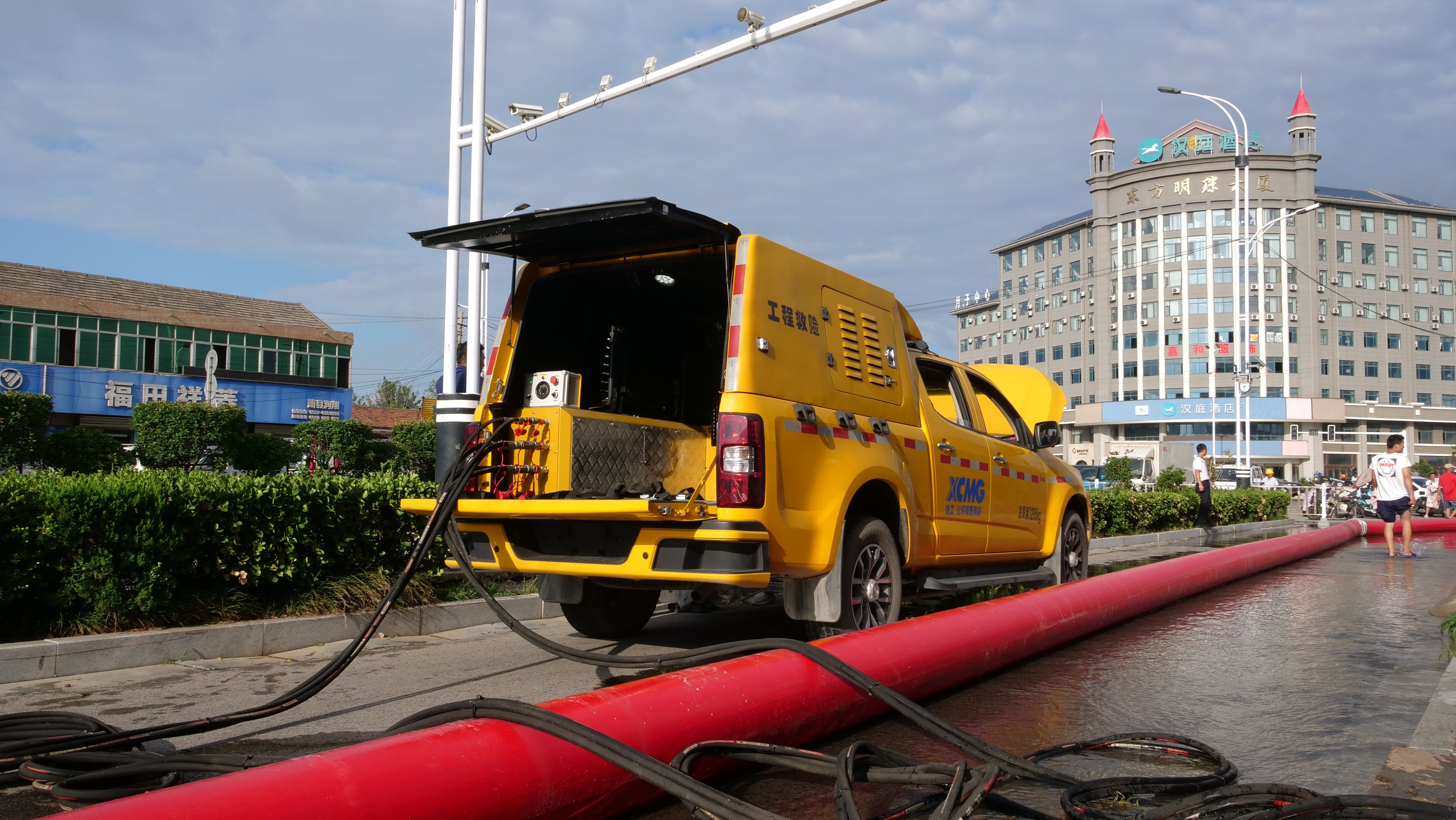 “皖”手同行！徐工排澇救援隊(duì)緊急出征！