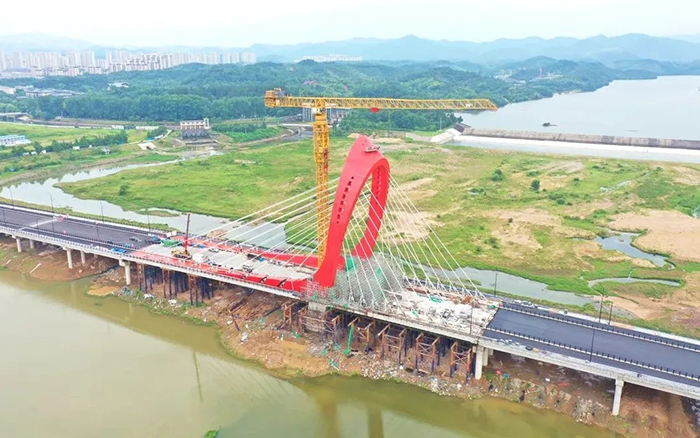 提前55天合龍！徐工XGT2230-100S編織“紅色搖籃”