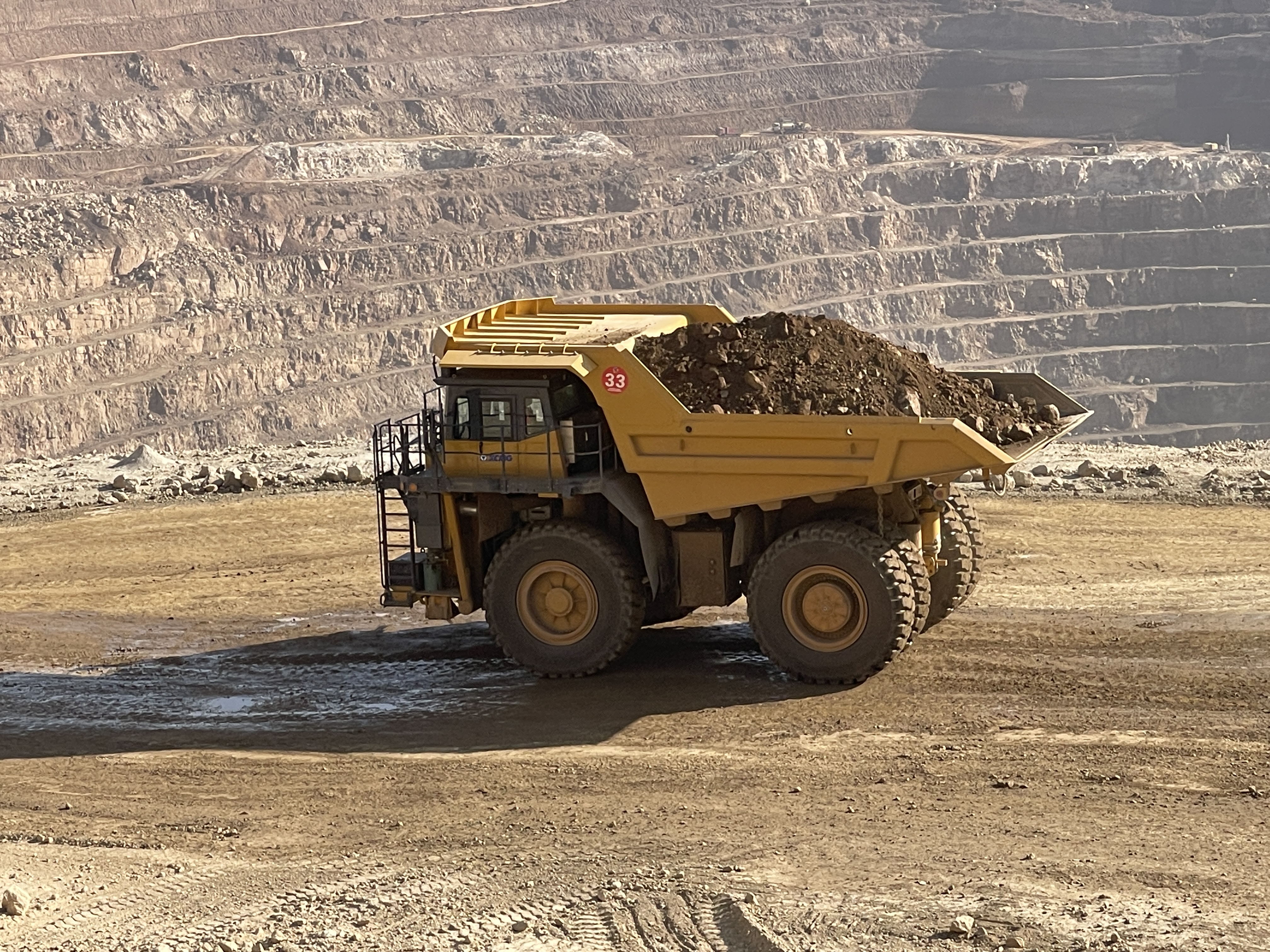 徐工XDE130雙橋剛性礦車效能非凡！