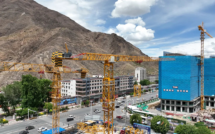 海拔4500米！ 徐工XGT600A-25S 奮戰(zhàn)“日光之城”