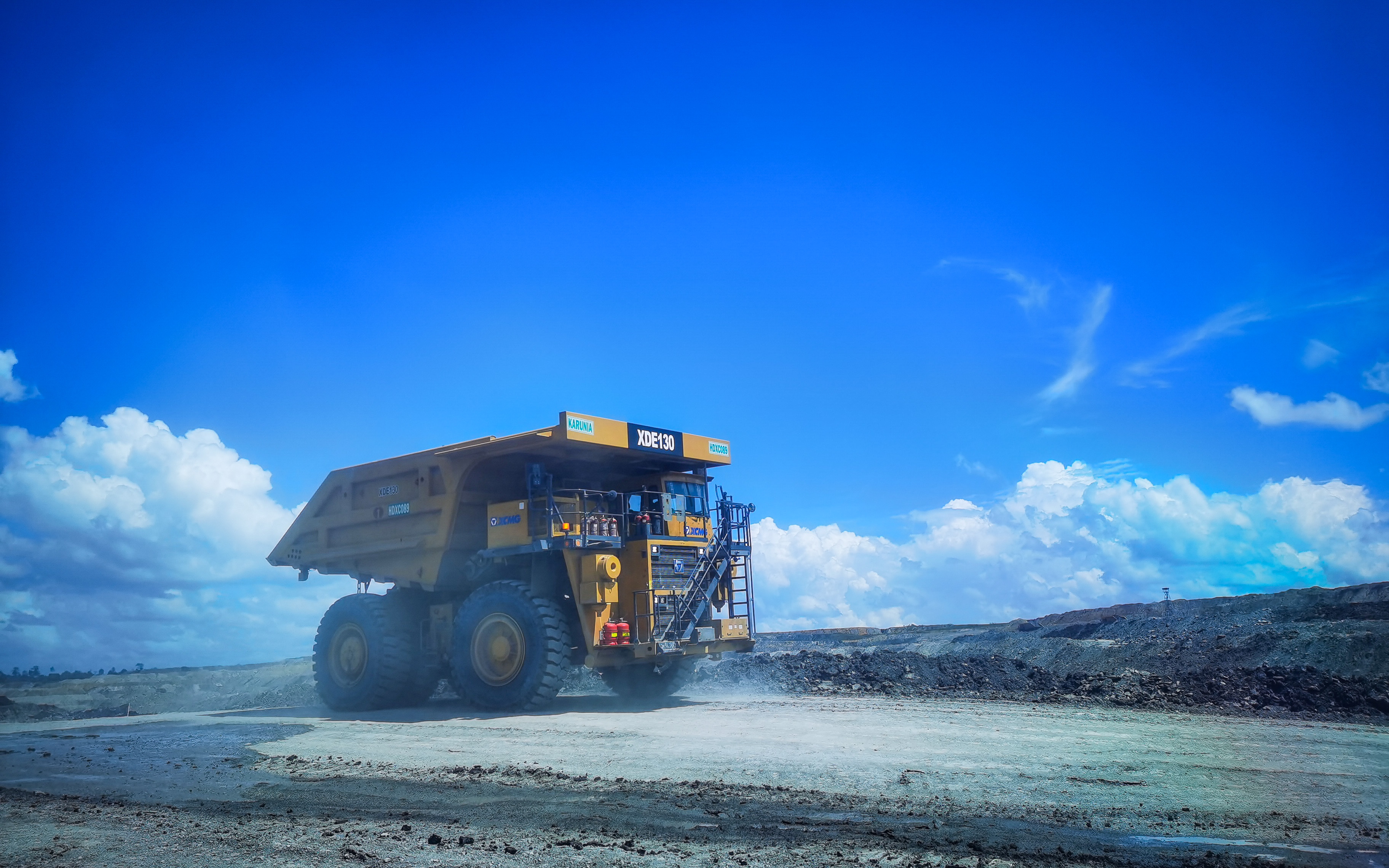 閃耀東南亞！徐工XDE130雙橋剛性礦車效能非凡