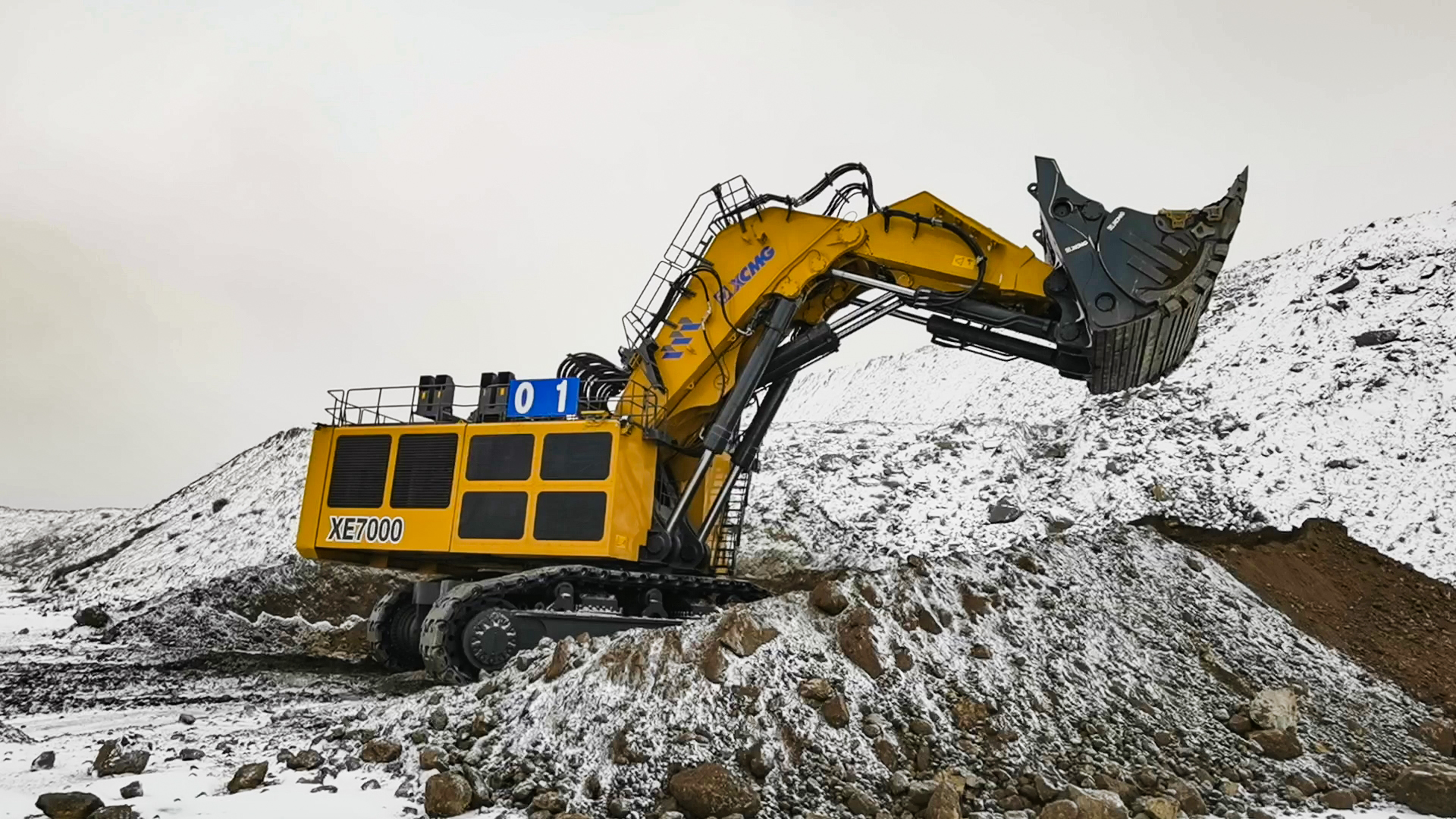 “神州第一挖”——XE7000不畏嚴寒，鐵骨錚錚