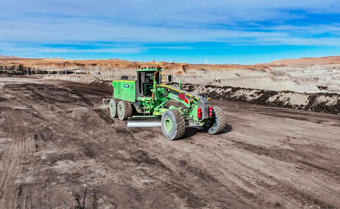 全國首臺！礦用大功率純電動平地機震撼登場！