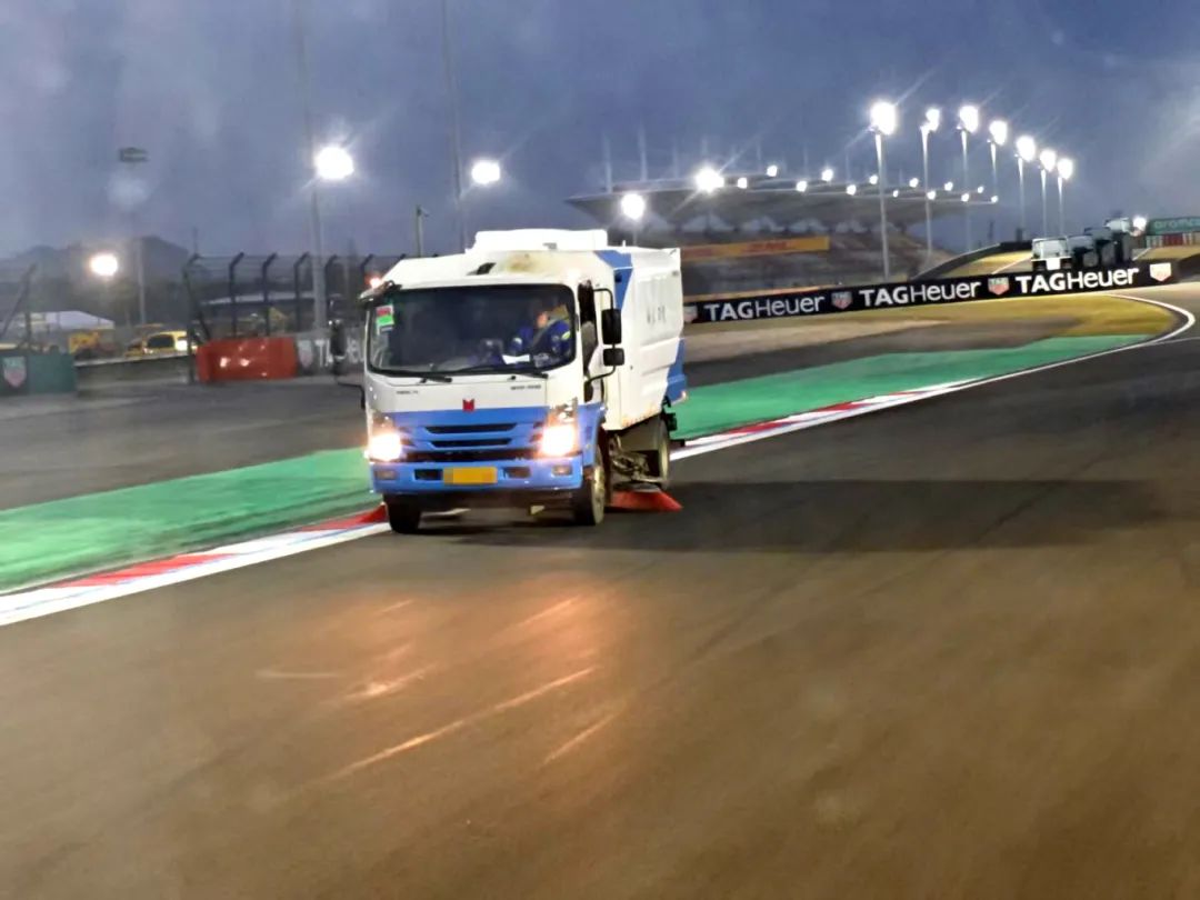 起猛了，居然在上海F1賽場上看到了TA...