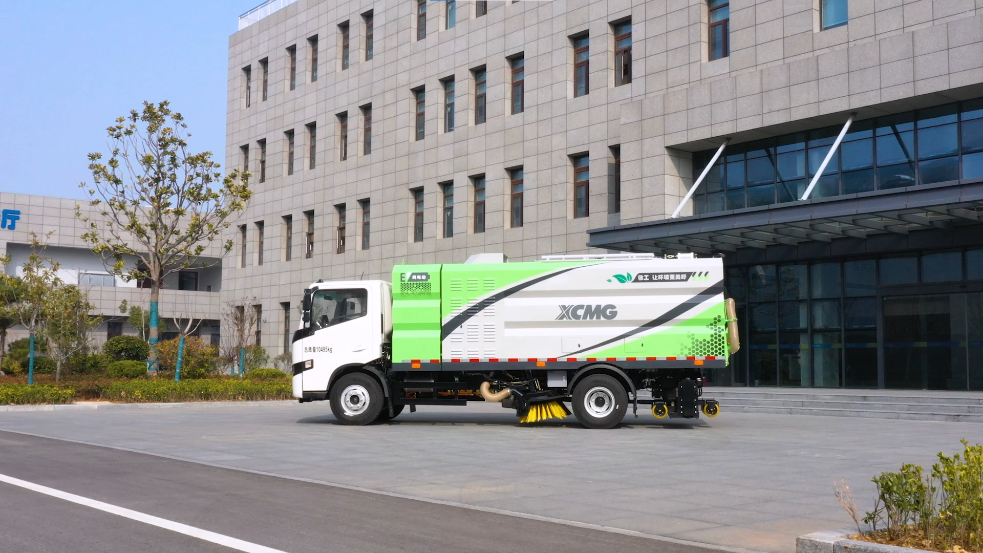 【新品搶先看】無懼灰塵挑戰(zhàn)，徐工干濕兩用吸塵車強(qiáng)勢來襲！