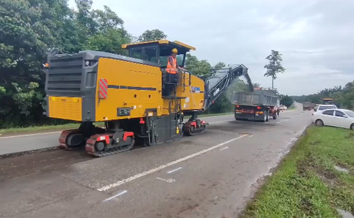 徐工成套道路機械油面施工，這次在馬來西亞！