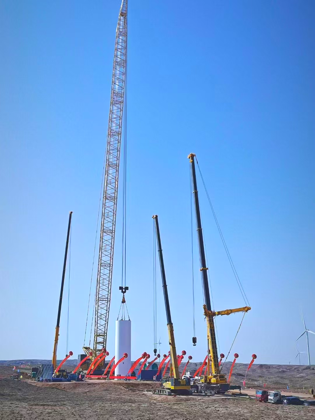 “舉重若輕”零偏差！徐工履帶起重機上演“施工大片”