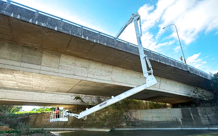 橋梁養(yǎng)護神器！徐工 QJZ18 筑牢橋梁安全防線