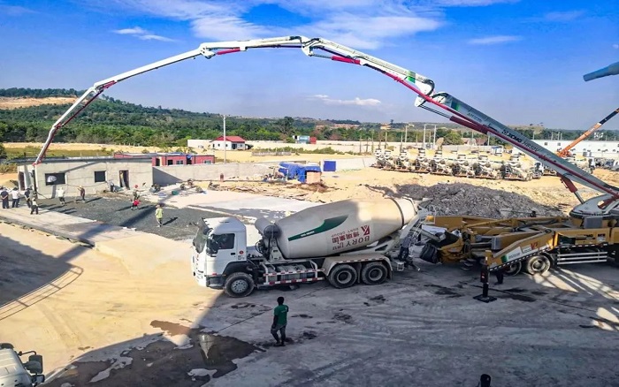 中柬同心，共建未來！徐工“智造”賦能柬埔寨基建