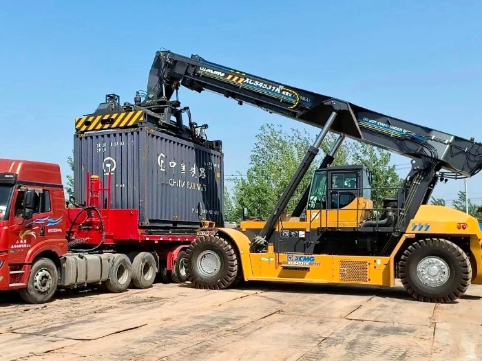 高效正面吊——散裝物料裝卸、輸送解決方案專家！