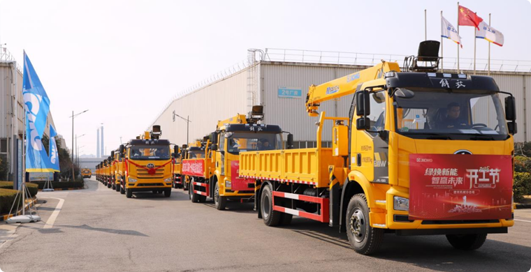2025年，徐工&解放“整車一體化”隨車起重機(jī)批量發(fā)車，閃耀開門紅！