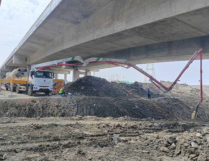 輕靈穩(wěn)??！徐工33米泵車領(lǐng)航新城鎮(zhèn)基建