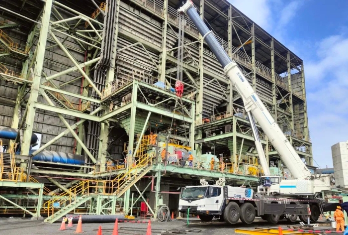 首臺！超大噸位XCA500BR落子首鋼鐵礦！