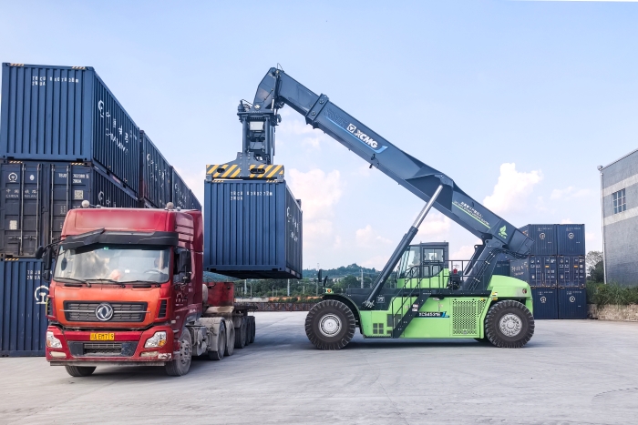 綠色賦能！大宗物資轉(zhuǎn)運(yùn)的“效能標(biāo)桿”