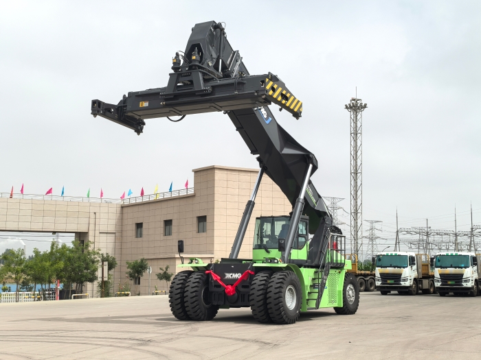 實(shí)力交付！徐工電動(dòng)正面吊助力綠色“一帶一路”