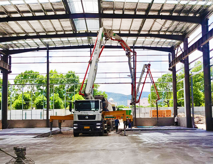 鋼鐵脊梁！徐工HB37米泵車顯實(shí)力 ！