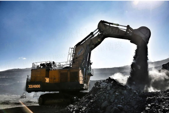 近5萬小時高效出勤！徐工XE4000液壓鏟受礦區(qū)高度贊揚！