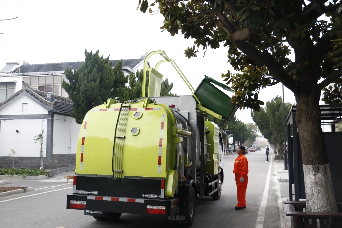 零碳收運(yùn)、高效閉環(huán) | 徐工純電動餐廚垃圾車助力賈汪潘安湖綠色環(huán)衛(wèi)升級