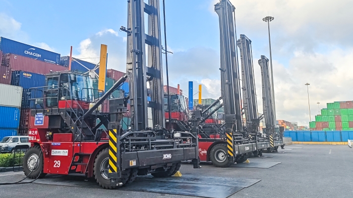 逐綠向新，東方大港涌動“徐工純電力量”！