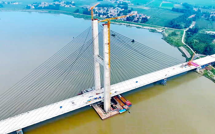 順利合龍！雙塔助建國內(nèi)最大跨徑組合梁獨塔斜拉橋