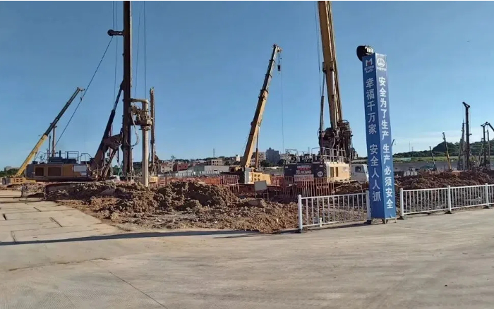 粘土 + 花崗巖地層 “攔路虎”？徐工 XR320E 旋挖鉆機(jī)高效破解助廈門軌交