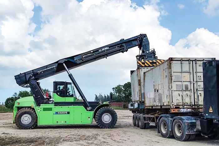 “回頭客”之選！徐工綠色先鋒深耕華南區(qū)域自貿(mào)港