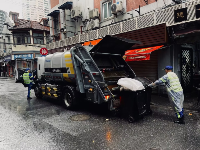 南京東路人流如織垃圾多？徐工XGH5120ZYSXBEV：輕松搞定！