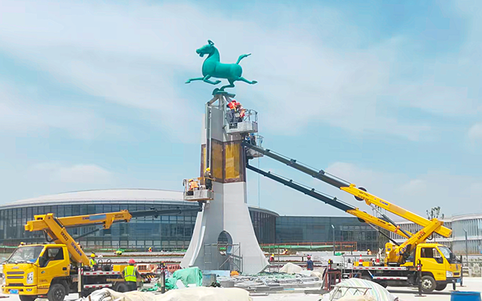 西北樞紐迎高峰！ 蘭州中川機(jī)場(chǎng)高空建設(shè)“顏值功臣”是徐工