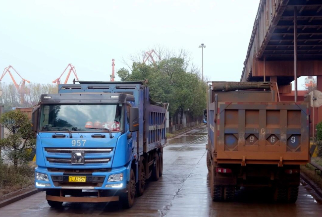 大港煥新！徐工新能源自卸車助力港口物流綠色轉(zhuǎn)型