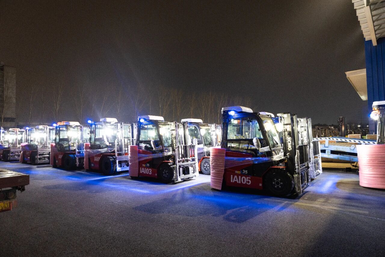 徐工高端定制叉車，場(chǎng)景化方案精準(zhǔn)適配印尼