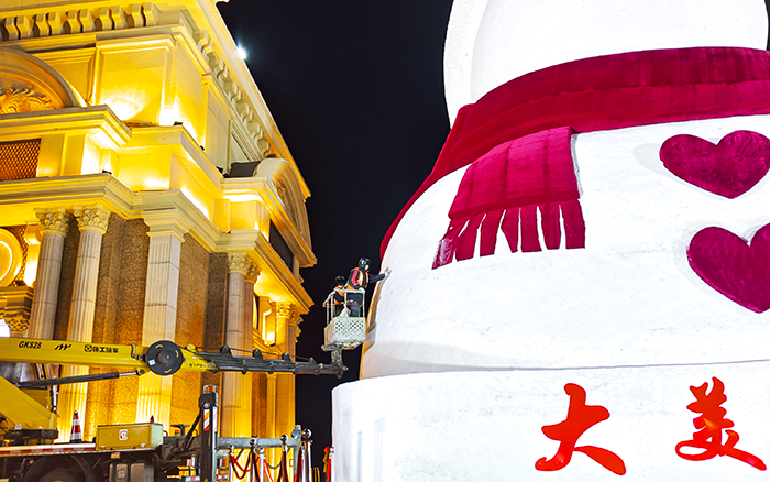 刷爆朋友圈的哈爾濱大雪寶，“空中造型師”是徐工高空作業(yè)車！