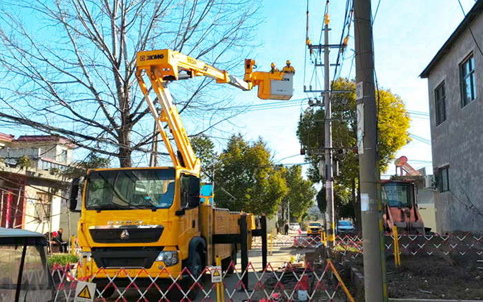帶電作業(yè)“零打擾”！徐工GKJH18C絕緣斗臂車“護(hù)航”河南鄉(xiāng)村電網(wǎng)